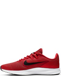 rote Sportschuhe von Nike