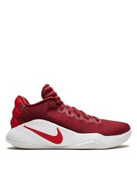 rote Sportschuhe von Nike