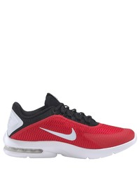 rote Sportschuhe von Nike Sportswear