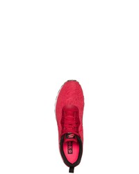 rote Sportschuhe von Nike Sportswear