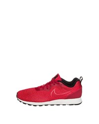 rote Sportschuhe von Nike Sportswear