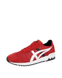 rote Sportschuhe von Onitsuka Tiger