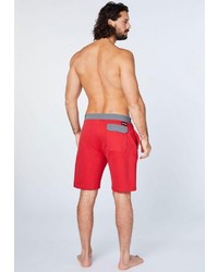 rote Sportshorts von Chiemsee