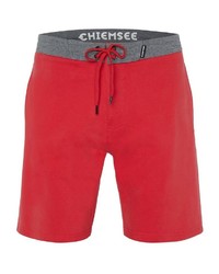 rote Sportshorts von Chiemsee