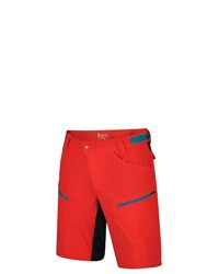 rote Sportshorts von dare2b