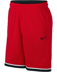 rote Sportshorts von Nike