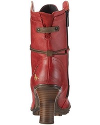 rote Stiefel von Mustang