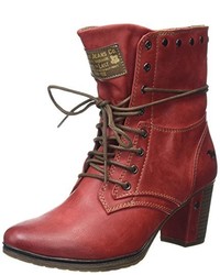 rote Stiefel von Mustang