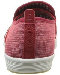 rote Turnschuhe von Base London