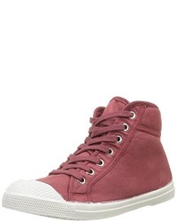 rote Turnschuhe von Bensimon