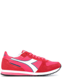 rote Turnschuhe von Diadora