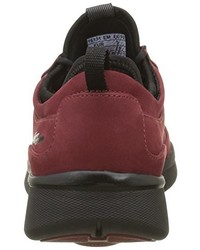 rote Turnschuhe von Mephisto