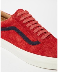 rote Turnschuhe von Vans