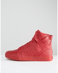 rote Turnschuhe von Supra