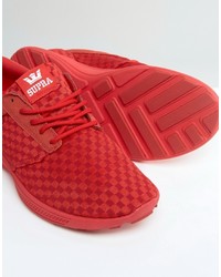 rote Turnschuhe von Supra