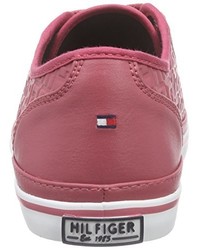 rote Turnschuhe von Tommy Hilfiger