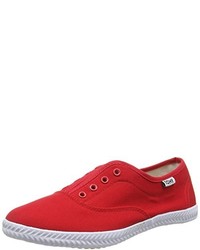 rote Turnschuhe von Tommy Takkies