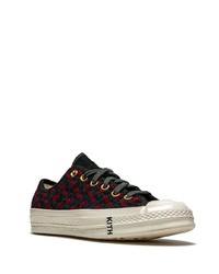 rote und dunkelblaue Segeltuch niedrige Sneakers von Converse