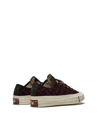 rote und dunkelblaue Segeltuch niedrige Sneakers von Converse