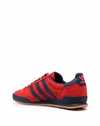 rote und dunkelblaue Wildleder niedrige Sneakers von adidas