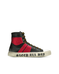 rote und schwarze hohe Sneakers von Amiri