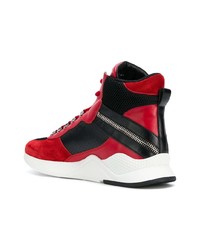 rote und schwarze hohe Sneakers von Balmain