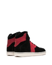 rote und schwarze hohe Sneakers von Jordan