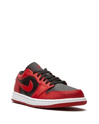 rote und schwarze Leder niedrige Sneakers von Jordan