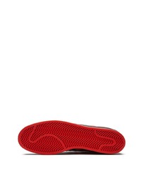 rote und schwarze Leder niedrige Sneakers von adidas