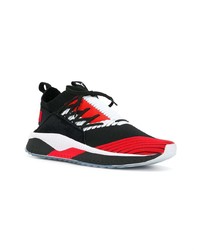 rote und schwarze niedrige Sneakers von Puma