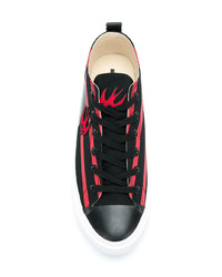 rote und schwarze niedrige Sneakers von McQ Alexander McQueen