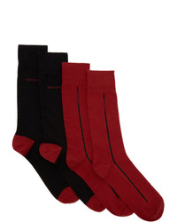 rote und schwarze Socken von BOSS