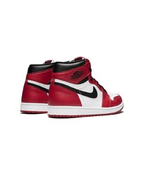 rote und weiße hohe Sneakers von Jordan