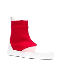 rote und weiße hohe Sneakers von Cédric Charlier