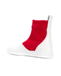 rote und weiße hohe Sneakers von Cédric Charlier