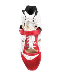 rote und weiße hohe Sneakers von Maison Margiela