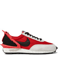 rote und weiße niedrige Sneakers von Nike