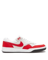 rote und weiße Wildleder niedrige Sneakers von Nike