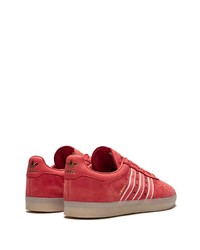 rote Wildleder niedrige Sneakers von adidas