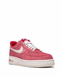 rote Wildleder niedrige Sneakers von Nike