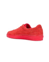 rote Wildleder niedrige Sneakers von Puma