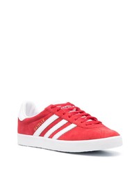 rote Wildleder niedrige Sneakers von adidas