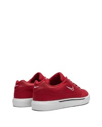 rote Wildleder niedrige Sneakers von Nike