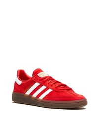 rote Wildleder niedrige Sneakers von adidas