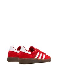 rote Wildleder niedrige Sneakers von adidas