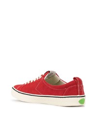 rote Wildleder niedrige Sneakers von Cariuma