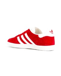 rote Wildleder niedrige Sneakers von adidas