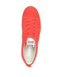 rote Wildleder niedrige Sneakers von Camper