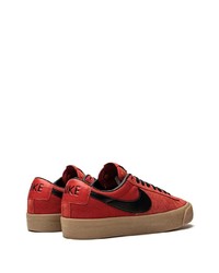 rote Wildleder niedrige Sneakers von Nike