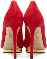 rote Wildleder Pumps von Charlotte Olympia